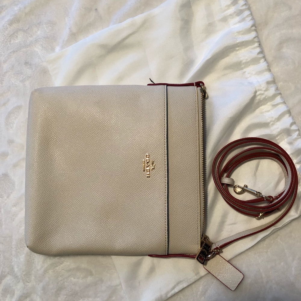 COACH Kitt Messenger Crossbody